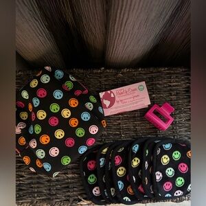 NEW Make Up Eraser Kit with erasers and hair clip